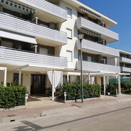 Condominio Diana Est- Gemini 비비오네 외부 사진