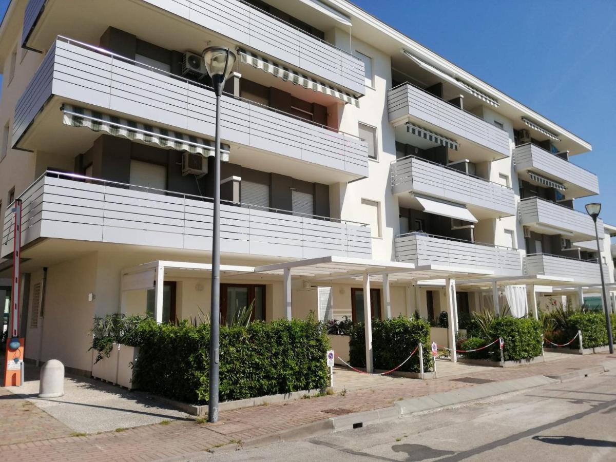 Condominio Diana Est- Gemini 비비오네 외부 사진