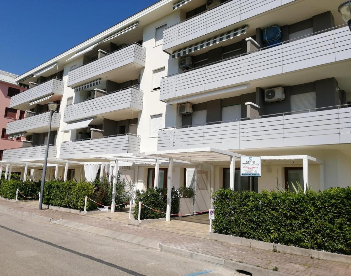 Condominio Diana Est- Gemini 비비오네 외부 사진